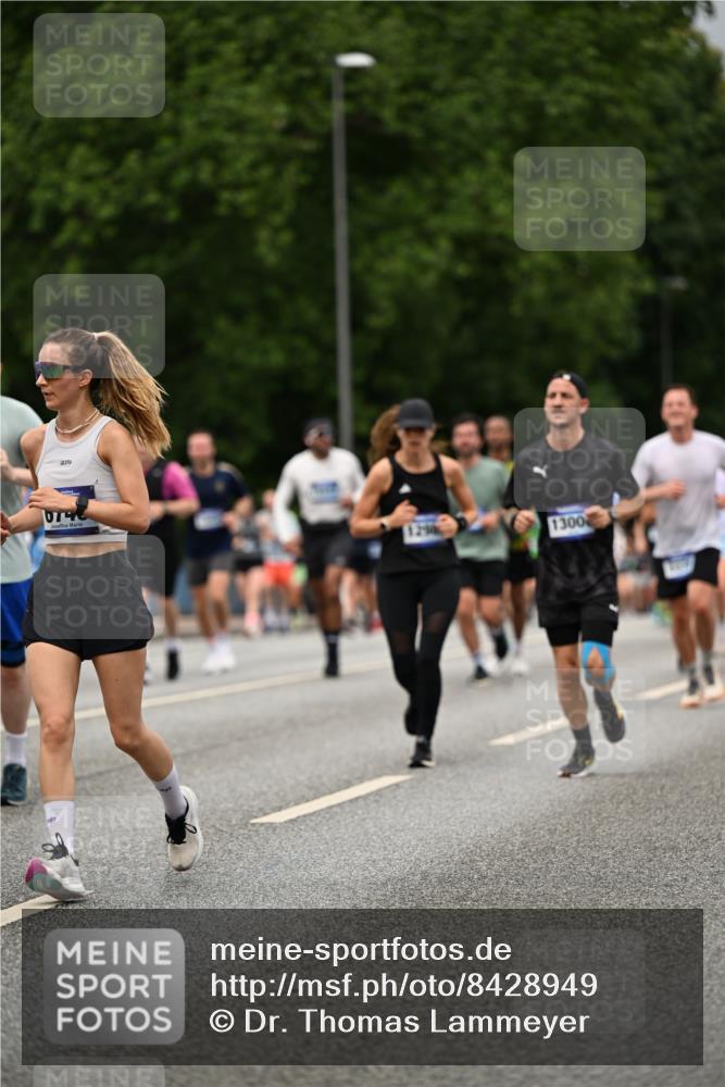 29.06.2025 - hella hamburg halbmarathon Dr. Thomas Lammeyer http://msf.ph/oto/8428949 29.06.2025 10:51:26 Kennedybrücke 1004, 1371, 1375, 1555, 1608, 1837, 1961, 1999, 2162, 2327, 2537, 2556, 2662, 2665, 3277, 3339, 3406, 3407, 3823, 4325, 4483, 5697, 5895, 6485, 6740, 6995, 7073, 7268, 7364, 7368, 7374, 7430, 7431, 7827, 7960, 8131, 8541, 8967, 9092, 9557, 10511, 10514, 10515, 10591, 11160, 11378 meine-sportfotos.de