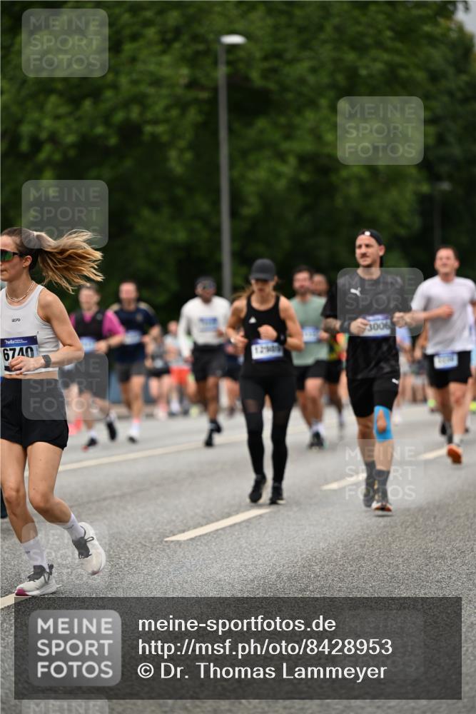 29.06.2025 - hella hamburg halbmarathon Dr. Thomas Lammeyer http://msf.ph/oto/8428953 29.06.2025 10:51:26 Kennedybrücke 1004, 1371, 1375, 1555, 1608, 1837, 1961, 1999, 2162, 2327, 2537, 2556, 2662, 2665, 3277, 3339, 3406, 3407, 3823, 4325, 4483, 5697, 5895, 6485, 6740, 6995, 7073, 7268, 7364, 7368, 7374, 7430, 7431, 7827, 7960, 8131, 8541, 8967, 9092, 9557, 10511, 10514, 10515, 10591, 11160, 11378 meine-sportfotos.de