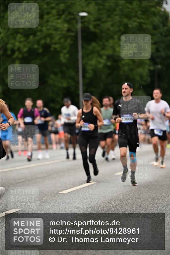 29.06.2025 - hella hamburg halbmarathon Dr. Thomas Lammeyer http://msf.ph/oto/8428961 29.06.2025 10:51:26 Kennedybrücke 1004, 1371, 1375, 1555, 1608, 1837, 1961, 1999, 2162, 2327, 2537, 2556, 2662, 2665, 3277, 3339, 3406, 3407, 3823, 4325, 4483, 5697, 5895, 6485, 6740, 6995, 7073, 7268, 7364, 7368, 7374, 7430, 7431, 7827, 7960, 8131, 8541, 8967, 9092, 9557, 10511, 10514, 10515, 10591, 11160, 11378 meine-sportfotos.de