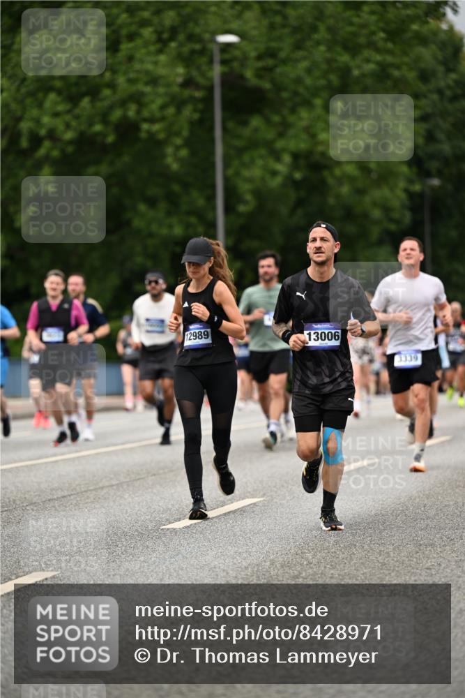 29.06.2025 - hella hamburg halbmarathon Dr. Thomas Lammeyer http://msf.ph/oto/8428971 29.06.2025 10:51:27 Kennedybrücke 1004, 1371, 1375, 1555, 1608, 1837, 1961, 1999, 2162, 2327, 2537, 2556, 2662, 2665, 2981, 3277, 3339, 3406, 3407, 3823, 4325, 4483, 5697, 5895, 6485, 6740, 6995, 7073, 7268, 7364, 7368, 7374, 7430, 7431, 7827, 7960, 8131, 8541, 8967, 9092, 9557, 10511, 10514, 10515, 10591, 11160, 11378 meine-sportfotos.de