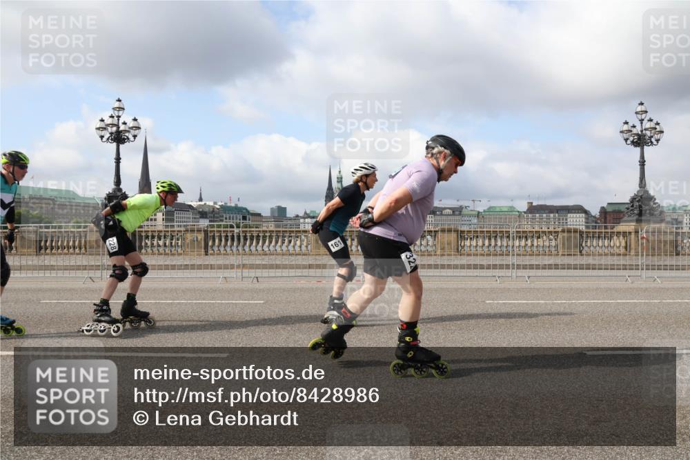 29.06.2025 - hella hamburg halbmarathon Lena Gebhardt http://msf.ph/oto/8428986 29.06.2025 08:59:39 Lombardsbrücke 161 meine-sportfotos.de