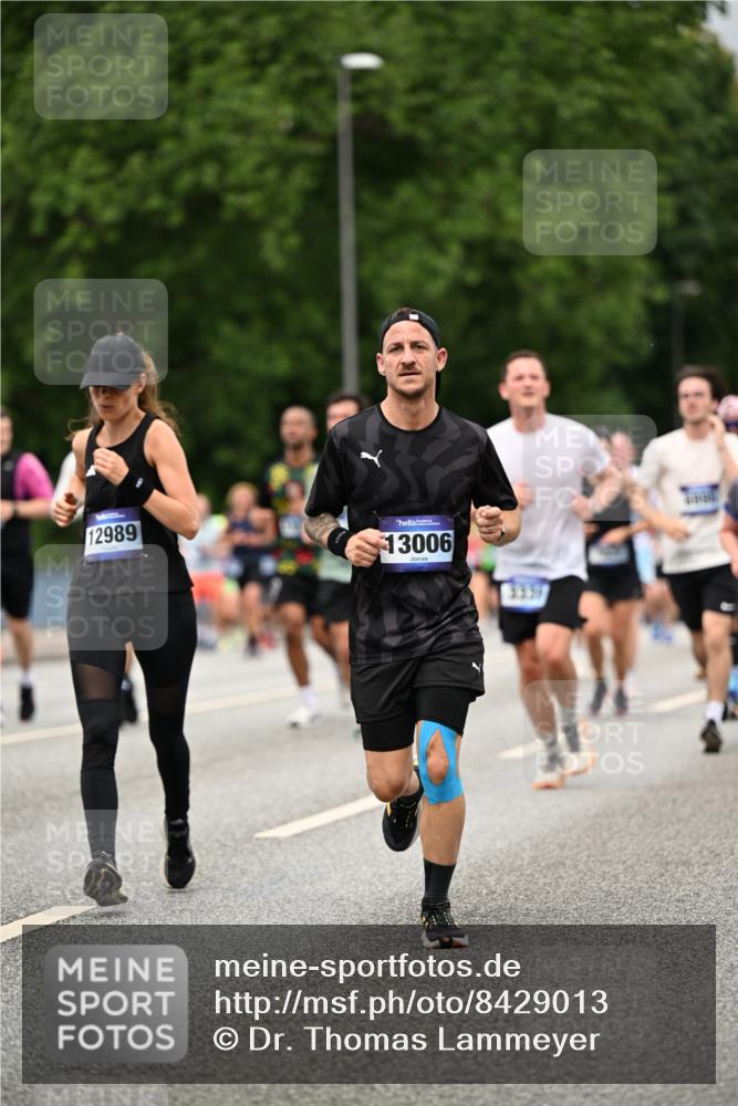 29.06.2025 - hella hamburg halbmarathon Dr. Thomas Lammeyer http://msf.ph/oto/8429013 29.06.2025 10:51:28 Kennedybrücke 1004, 1371, 1375, 1555, 1593, 1608, 1837, 1961, 1999, 2162, 2327, 2537, 2556, 2981, 3277, 3339, 3406, 3407, 3823, 4325, 4483, 5697, 5895, 6485, 6740, 6995, 7073, 7268, 7364, 7368, 7374, 7430, 7431, 7827, 7960, 8131, 8541, 8967, 9092, 9557, 10511, 10514, 10515, 10591, 11160, 11378 meine-sportfotos.de