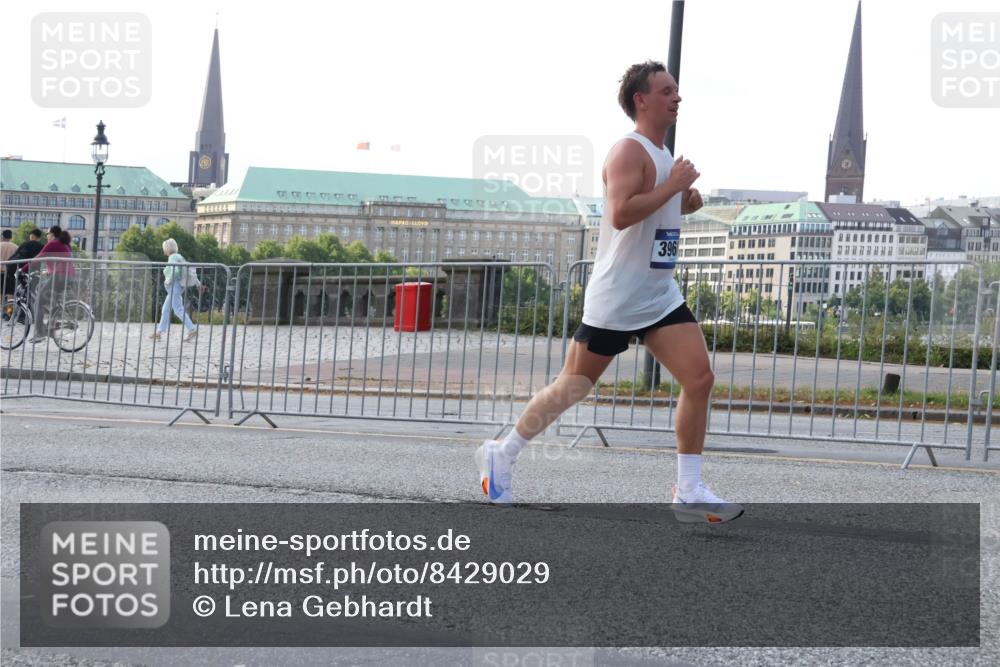 29.06.2025 - hella hamburg halbmarathon Lena Gebhardt http://msf.ph/oto/8429029 29.06.2025 09:44:28 Lombardsbrücke 396, 1065, 1122, 1953, 2021, 2879, 3075, 3845, 3968, 4678, 5308, 5344, 7231, 7349, 7793, 8975, 9047, 9079, 10106, 10173, 10222, 10655, 10790, 11877, 12337, 12369, 13383, 13606, 13779, 14828, 15268, 15576, 15583, 15655, 15880, 16118, 17258, 17354, 18567, 18699, 19114 meine-sportfotos.de