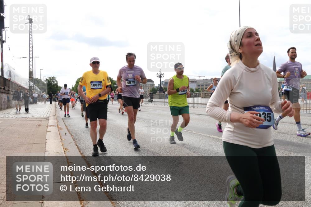 29.06.2025 - hella hamburg halbmarathon Lena Gebhardt http://msf.ph/oto/8429038 29.06.2025 10:19:41 Lombardsbrücke 10039, 4979, 18405, 35, 3342, 1145, 1154, 1332, 1534, 1708, 2017, 2311, 2357, 2405, 2441, 2589, 2795, 2812, 2895, 2918, 2993, 2995, 3446, 3678, 4108, 4110, 4170, 4539, 4562, 4570, 4722, 4979, 5035, 5080, 5123, 5178, 5251, 5449, 5849, 5878, 6444, 6542, 6796, 6797, 6872, 6874, 6939, 7137, 7143, 7248, 7249, 7836, 7917, 8146, 8427, 8537, 8575, 8761, 8778, 9252, 9856, 10039, 10124, 10129, 10349, 10540, 10594, 10622, 11036 meine-sportfotos.de