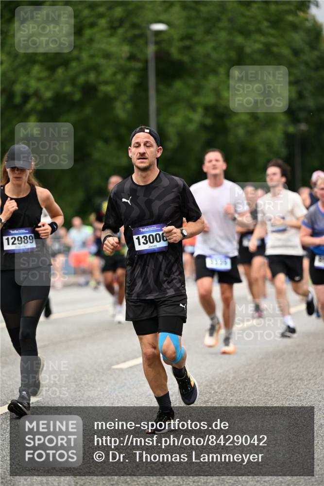 29.06.2025 - hella hamburg halbmarathon Dr. Thomas Lammeyer http://msf.ph/oto/8429042 29.06.2025 10:51:28 Kennedybrücke 1004, 1371, 1375, 1555, 1593, 1608, 1837, 1961, 1999, 2162, 2327, 2537, 2556, 2981, 3277, 3339, 3406, 3407, 3823, 4325, 4483, 5697, 5895, 6485, 6740, 6995, 7073, 7268, 7364, 7368, 7374, 7430, 7431, 7827, 7960, 8131, 8541, 8967, 9092, 9557, 10511, 10514, 10515, 10591, 11160, 11378 meine-sportfotos.de