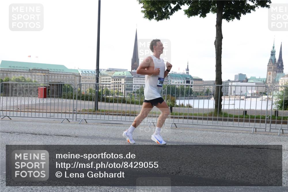 29.06.2025 - hella hamburg halbmarathon Lena Gebhardt http://msf.ph/oto/8429055 29.06.2025 09:44:28 Lombardsbrücke 39, 1065, 1122, 1953, 2021, 2879, 3075, 3845, 3968, 4678, 5308, 5344, 7231, 7349, 7793, 8975, 9047, 9079, 10106, 10173, 10222, 10655, 10790, 11877, 12337, 12369, 13383, 13606, 13779, 14828, 15268, 15576, 15583, 15655, 15880, 16118, 17258, 17354, 18567, 18699, 19114 meine-sportfotos.de