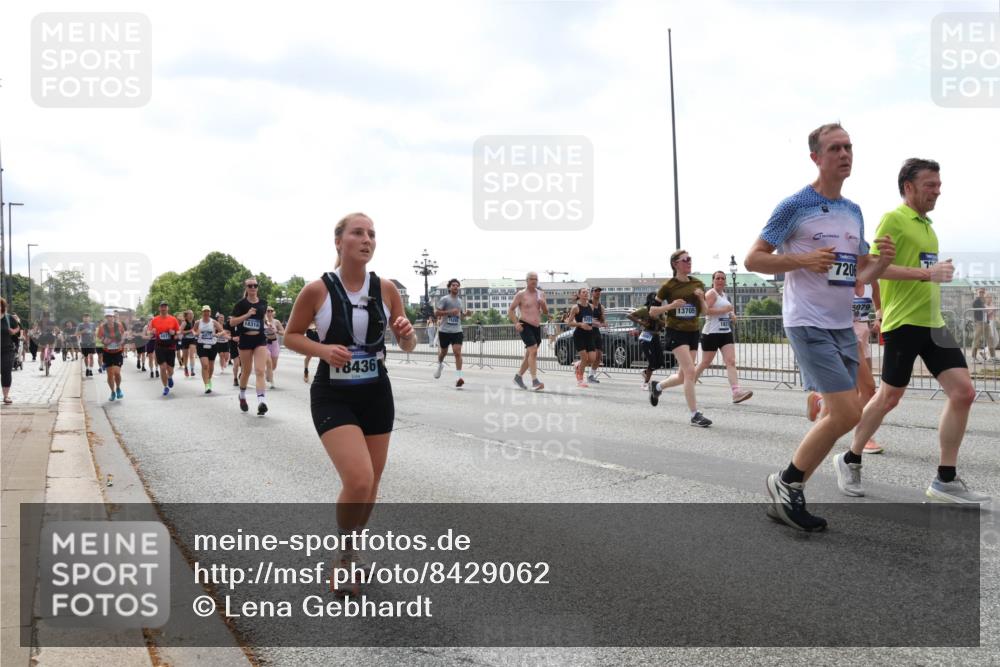 29.06.2025 - hella hamburg halbmarathon Lena Gebhardt http://msf.ph/oto/8429062 29.06.2025 10:43:51 Lombardsbrücke 18318, 8436, 13705, 7206, 5079, 1023, 1026, 1095, 1306, 1310, 1400, 1459, 1802, 1804, 2073, 2186, 2692, 2733, 3288, 3390, 3596, 3597, 4367, 4627, 4636, 4866, 4898, 5001, 5127, 5192, 5201, 5214, 5293, 5370, 5890, 5902, 5905, 6012, 6036, 6096, 6226, 6334, 6440, 6895, 6931, 6971, 6973, 7197, 7205, 7206, 7326, 7489, 7504, 7610, 7926, 8000, 8058, 8135, 8233, 8408, 8504, 8591, 8870, 8957, 9073, 9639, 9641, 9704, 9831, 9879, 10083, 10097, 10200, 10202 meine-sportfotos.de