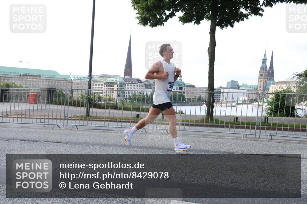 29.06.2025 - hella hamburg halbmarathon Lena Gebhardt http://msf.ph/oto/8429078 29.06.2025 09:44:28 Lombardsbrücke 396, 1065, 1122, 1953, 2021, 2879, 3075, 3845, 3968, 4678, 5308, 5344, 7231, 7349, 7793, 8975, 9047, 9079, 10106, 10173, 10222, 10655, 10790, 11877, 12337, 12369, 13383, 13606, 13779, 14828, 15268, 15576, 15583, 15655, 15880, 16118, 17258, 17354, 18567, 18699, 19114 meine-sportfotos.de