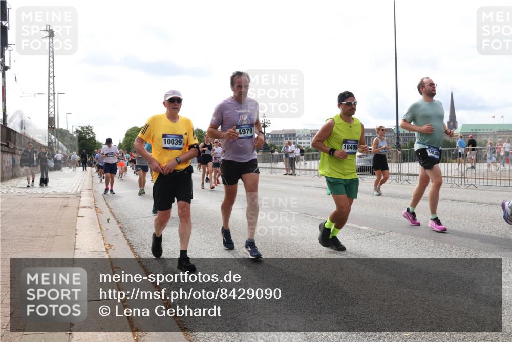 29.06.2025 - hella hamburg halbmarathon Lena Gebhardt http://msf.ph/oto/8429090 29.06.2025 10:19:41 Lombardsbrücke 10039, 4979, 18405, 10540, 1145, 1154, 1332, 1534, 1708, 2017, 2311, 2357, 2405, 2441, 2589, 2795, 2812, 2895, 2918, 2993, 2995, 3446, 3678, 4108, 4110, 4170, 4539, 4562, 4570, 4722, 4979, 5035, 5080, 5123, 5178, 5251, 5449, 5849, 5878, 6444, 6542, 6796, 6797, 6872, 6874, 6939, 7137, 7143, 7248, 7249, 7836, 7917, 8146, 8427, 8537, 8575, 8761, 8778, 9252, 9856, 10039, 10124, 10129, 10349, 10540, 10594, 10622, 11036 meine-sportfotos.de