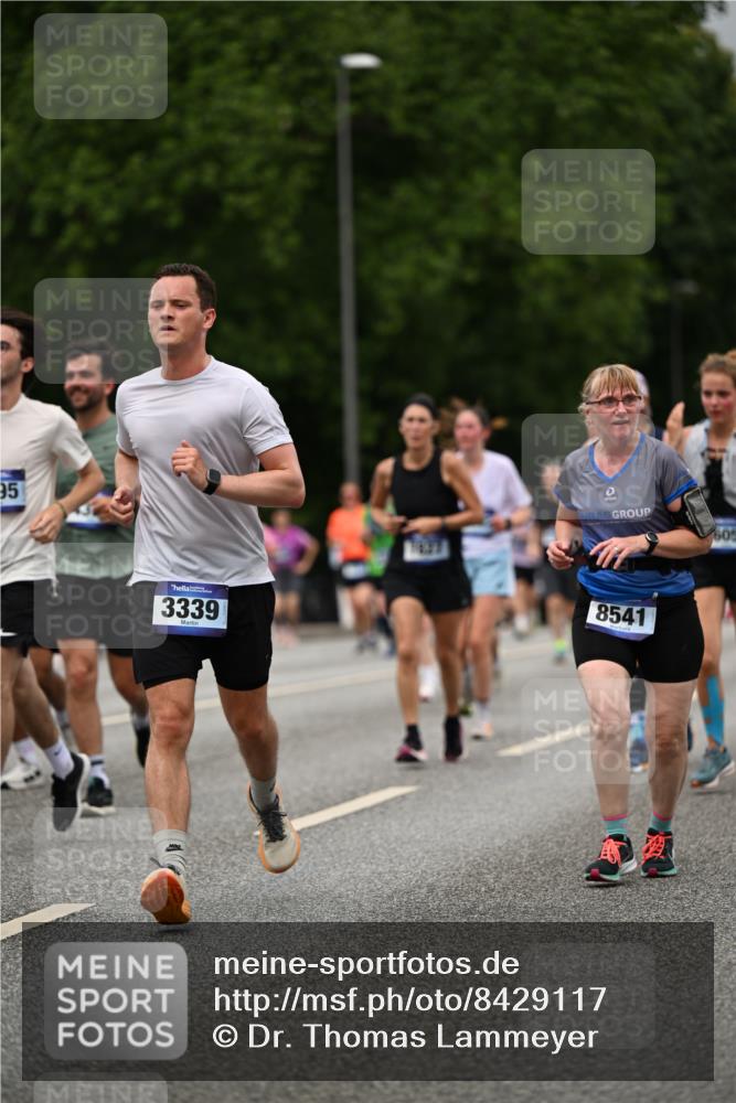 29.06.2025 - hella hamburg halbmarathon Dr. Thomas Lammeyer http://msf.ph/oto/8429117 29.06.2025 10:51:30 Kennedybrücke 1371, 1375, 1555, 1593, 1608, 1837, 1961, 1999, 2162, 2327, 2537, 2556, 2981, 3277, 3339, 3406, 3407, 3823, 4325, 5697, 5895, 6485, 6740, 6995, 7364, 7368, 7430, 7431, 7827, 7960, 8131, 8541, 8967, 9092, 9557, 9743, 10511, 10514, 10515, 10591, 11160, 11378 meine-sportfotos.de