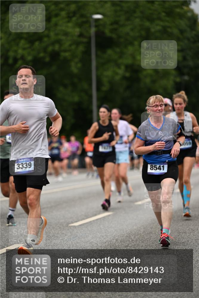 29.06.2025 - hella hamburg halbmarathon Dr. Thomas Lammeyer http://msf.ph/oto/8429143 29.06.2025 10:51:31 Kennedybrücke 1371, 1375, 1555, 1593, 1608, 1837, 1961, 1999, 2162, 2327, 2537, 2556, 2981, 3277, 3339, 3406, 3407, 3823, 4325, 5697, 5895, 6485, 6740, 6995, 7364, 7368, 7430, 7431, 7827, 7960, 8131, 8541, 8967, 9092, 9557, 9743, 10511, 10514, 10515, 10591, 11160, 11378 meine-sportfotos.de