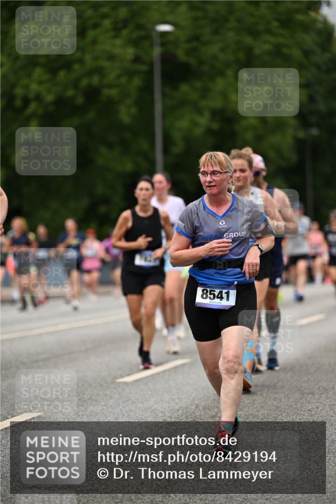 29.06.2025 - hella hamburg halbmarathon Dr. Thomas Lammeyer http://msf.ph/oto/8429194 29.06.2025 10:51:31 Kennedybrücke 1371, 1375, 1555, 1593, 1608, 1837, 1961, 1999, 2162, 2327, 2537, 2556, 2981, 3277, 3339, 3406, 3407, 3823, 4325, 5697, 5895, 6485, 6740, 6995, 7364, 7368, 7430, 7431, 7827, 7960, 8131, 8541, 8967, 9092, 9557, 9743, 10511, 10514, 10515, 10591, 11160, 11378 meine-sportfotos.de