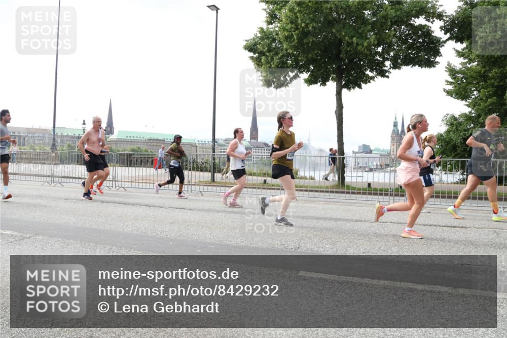 29.06.2025 - hella hamburg halbmarathon Lena Gebhardt http://msf.ph/oto/8429232 29.06.2025 10:43:52 Lombardsbrücke 137, 1023, 1026, 1095, 1306, 1310, 1400, 1459, 1802, 1804, 2073, 2186, 2692, 2733, 3065, 3288, 3390, 3596, 3597, 4367, 4627, 4636, 4866, 4898, 5001, 5127, 5192, 5201, 5214, 5293, 5370, 5890, 5902, 5905, 6012, 6036, 6096, 6226, 6334, 6895, 6931, 6971, 6973, 7197, 7205, 7206, 7326, 7489, 7504, 7610, 7926, 8000, 8058, 8135, 8233, 8408, 8504, 8591, 8870, 8957, 9073, 9639, 9641, 9704, 9831, 9879, 10083, 10097, 10200, 10202 meine-sportfotos.de