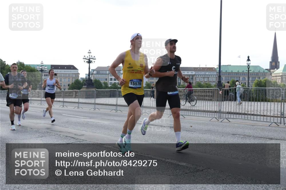 29.06.2025 - hella hamburg halbmarathon Lena Gebhardt http://msf.ph/oto/8429275 29.06.2025 09:44:30 Lombardsbrücke 2025, 1065, 15880, 7349, 15576, 1065, 1122, 1953, 2021, 2879, 3075, 3845, 3968, 4678, 5308, 5344, 7231, 7349, 7793, 8975, 9047, 9079, 10106, 10173, 10222, 10655, 10790, 11877, 12337, 12369, 13383, 13606, 13779, 14828, 15268, 15576, 15583, 15655, 15880, 16118, 17258, 17354, 18567, 18699, 19114 meine-sportfotos.de