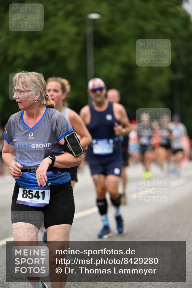 29.06.2025 - hella hamburg halbmarathon Dr. Thomas Lammeyer http://msf.ph/oto/8429280 29.06.2025 10:51:33 Kennedybrücke 1371, 1375, 1555, 1593, 1608, 1837, 1961, 2162, 2327, 2500, 2537, 2556, 2981, 3277, 3339, 3406, 3407, 3823, 4325, 4342, 5697, 5700, 5895, 6485, 6740, 6995, 7430, 7431, 7827, 7960, 8131, 8541, 8967, 9092, 9557, 9743, 10511, 10514, 10515, 10591, 11160, 11378 meine-sportfotos.de