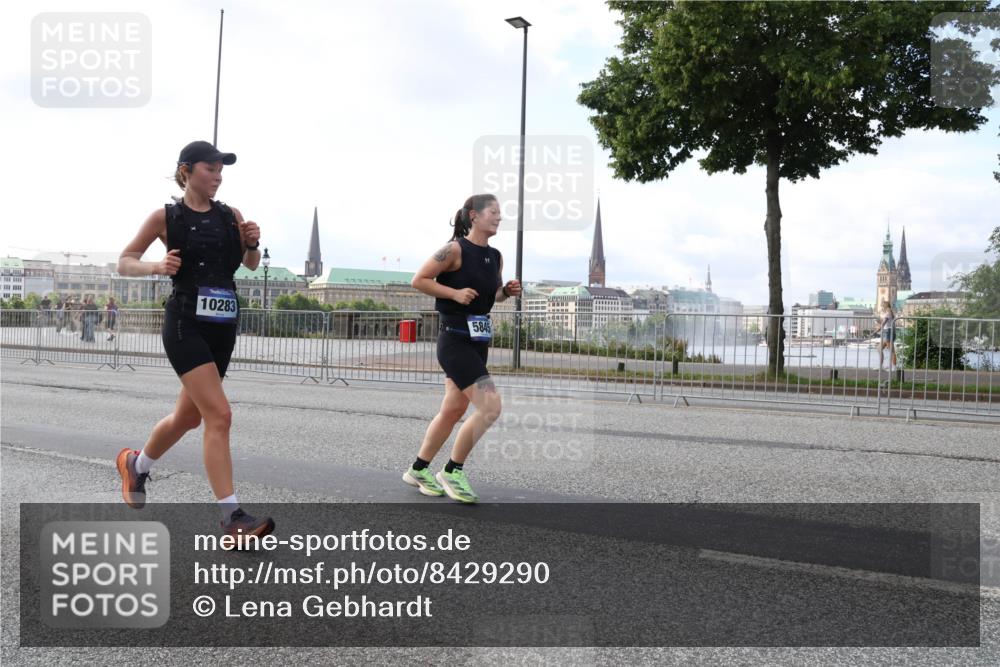 29.06.2025 - hella hamburg halbmarathon Lena Gebhardt http://msf.ph/oto/8429290 29.06.2025 10:07:07 Lombardsbrücke 10283, 5845, 1993, 4262, 5242, 5807, 5845, 5899, 6517, 6518, 6572, 6707, 6713, 6715, 6833, 7503, 8290, 8744, 8960, 9338, 10283, 10700, 11758, 12418, 12550, 16554, 16692, 16933, 17174, 17895, 18218, 18316, 18343, 18381, 18828 meine-sportfotos.de