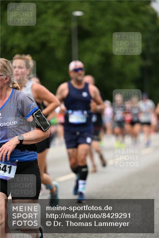 29.06.2025 - hella hamburg halbmarathon Dr. Thomas Lammeyer http://msf.ph/oto/8429291 29.06.2025 10:51:33 Kennedybrücke 1371, 1375, 1555, 1593, 1608, 1837, 1961, 2162, 2327, 2500, 2537, 2556, 2981, 3277, 3339, 3406, 3407, 3823, 4325, 4342, 5697, 5700, 5895, 6485, 6740, 6995, 7430, 7431, 7827, 7960, 8131, 8541, 8967, 9092, 9557, 9743, 10511, 10514, 10515, 10591, 11160, 11378 meine-sportfotos.de