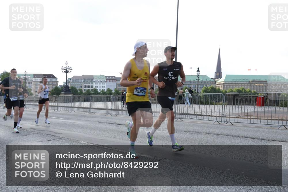 29.06.2025 - hella hamburg halbmarathon Lena Gebhardt http://msf.ph/oto/8429292 29.06.2025 09:44:30 Lombardsbrücke 1065, 7349, 15576, 1065, 1122, 1953, 2021, 2879, 3075, 3845, 3968, 4678, 5308, 5344, 7231, 7349, 7793, 8975, 9047, 9079, 10106, 10173, 10222, 10655, 10790, 11877, 12337, 12369, 13383, 13606, 13779, 14828, 15268, 15576, 15583, 15655, 15880, 16118, 17258, 17354, 18567, 18699, 19114 meine-sportfotos.de