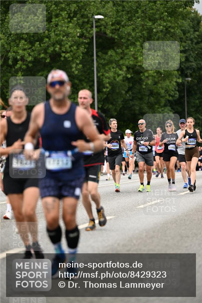 29.06.2025 - hella hamburg halbmarathon Dr. Thomas Lammeyer http://msf.ph/oto/8429323 29.06.2025 10:51:34 Kennedybrücke 1371, 1555, 1593, 1608, 1837, 1961, 2162, 2327, 2500, 2537, 2556, 2981, 3277, 3339, 3406, 3407, 3823, 4325, 4342, 5697, 5700, 5895, 6485, 6740, 6995, 7430, 7431, 7827, 7960, 8131, 8541, 8967, 9092, 9557, 9743, 10511, 10514, 10515, 10591, 11160, 11378 meine-sportfotos.de