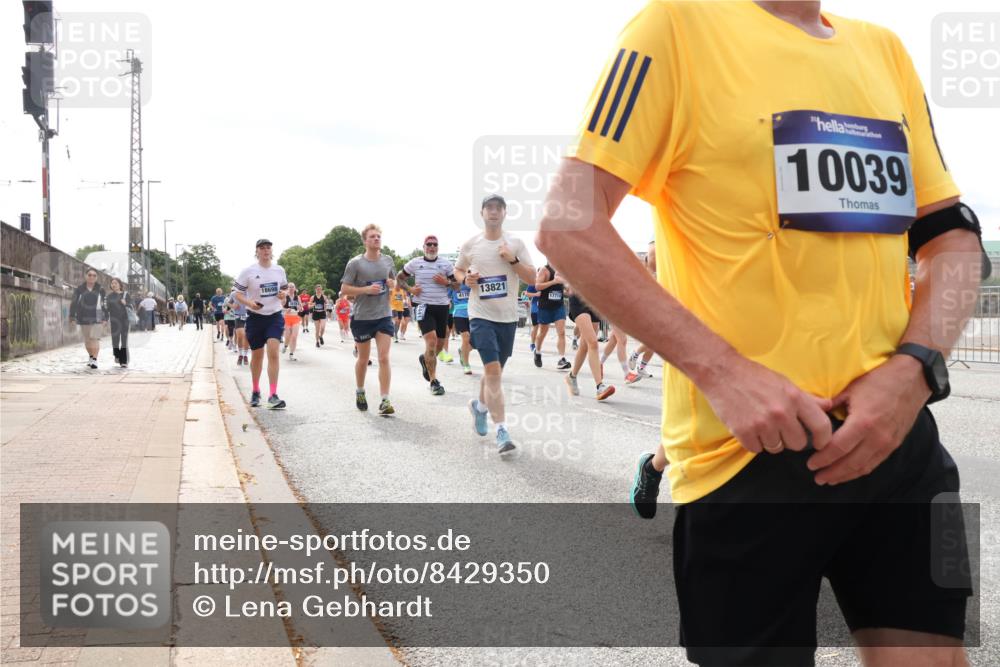 29.06.2025 - hella hamburg halbmarathon Lena Gebhardt http://msf.ph/oto/8429350 29.06.2025 10:19:43 Lombardsbrücke 18698, 4170, 13821, 17714, 10039, 1110, 1145, 1154, 1332, 1534, 1708, 2017, 2311, 2357, 2405, 2441, 2589, 2795, 2812, 2895, 2918, 2993, 2995, 3446, 3678, 4108, 4110, 4170, 4539, 4562, 4570, 4722, 4979, 5035, 5123, 5178, 5251, 5397, 5449, 5849, 5878, 6444, 6542, 6796, 6797, 6872, 6874, 6939, 7137, 7143, 7248, 7249, 7836, 7917, 8146, 8427, 8537, 8575, 9252, 9856, 10039, 10124, 10129, 10349, 10540, 10594, 10622, 11036 meine-sportfotos.de