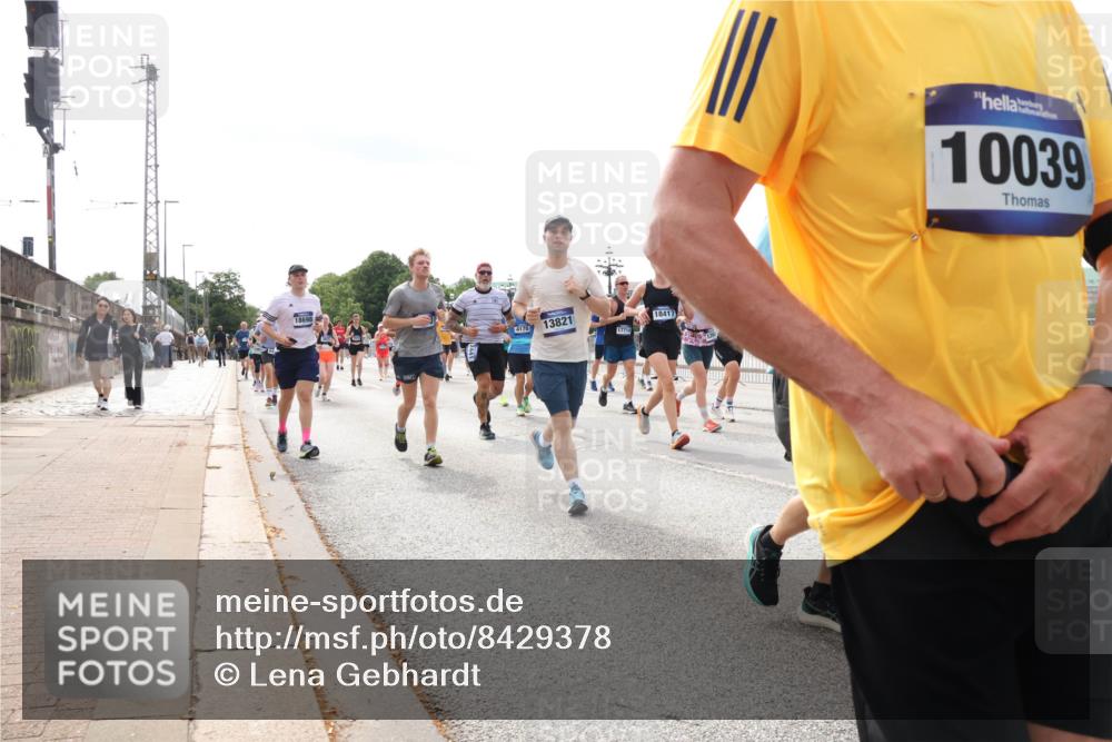 29.06.2025 - hella hamburg halbmarathon Lena Gebhardt http://msf.ph/oto/8429378 29.06.2025 10:19:43 Lombardsbrücke 18698, 4170, 13821, 18417, 17714, 10039, 1110, 1145, 1154, 1332, 1534, 1708, 2017, 2311, 2357, 2405, 2441, 2589, 2795, 2812, 2895, 2918, 2993, 2995, 3446, 3678, 4108, 4110, 4170, 4539, 4562, 4570, 4722, 4979, 5035, 5123, 5178, 5251, 5397, 5449, 5849, 5878, 6444, 6542, 6796, 6797, 6872, 6874, 6939, 7137, 7143, 7248, 7249, 7836, 7917, 8146, 8427, 8537, 8575, 9252, 9856, 10039, 10124, 10129, 10349, 10540, 10594, 10622, 11036 meine-sportfotos.de