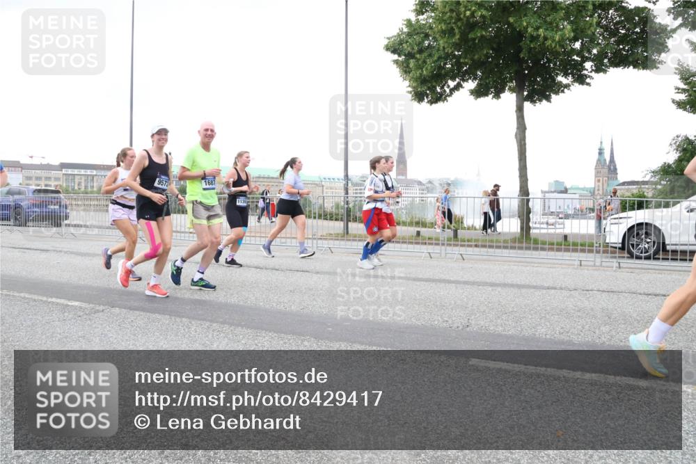 29.06.2025 - hella hamburg halbmarathon Lena Gebhardt http://msf.ph/oto/8429417 29.06.2025 10:54:02 Lombardsbrücke 9572, 1687, 1139, 1017, 1263, 1687, 1744, 1753, 1762, 1779, 1789, 1822, 2079, 2372, 2429, 2600, 2761, 2854, 3055, 3079, 3187, 3188, 3249, 3364, 3465, 3467, 3557, 4323, 4685, 4801, 4838, 5157, 5309, 5430, 5514, 5804, 5817, 5856, 5857, 5898, 5964, 6039, 6192, 6273, 6306, 6468, 6583, 6913, 6987, 6988, 6996, 7039, 7498, 7537, 7614, 7874, 7890, 7946, 8867, 8924, 9077, 9138, 9203, 9503, 9531, 9572, 9771, 10207, 11354, 11390, 11785 meine-sportfotos.de