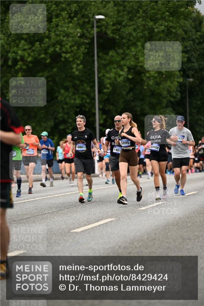 29.06.2025 - hella hamburg halbmarathon Dr. Thomas Lammeyer http://msf.ph/oto/8429424 29.06.2025 10:51:36 Kennedybrücke 1555, 1593, 1608, 1961, 2162, 2327, 2500, 2537, 2556, 2981, 3277, 3339, 3406, 3407, 3823, 4325, 4342, 5697, 5700, 5895, 6740, 6995, 7827, 7960, 8131, 8541, 8967, 9092, 9557, 9743, 10511, 10514, 10515, 10591, 11160, 11378 meine-sportfotos.de