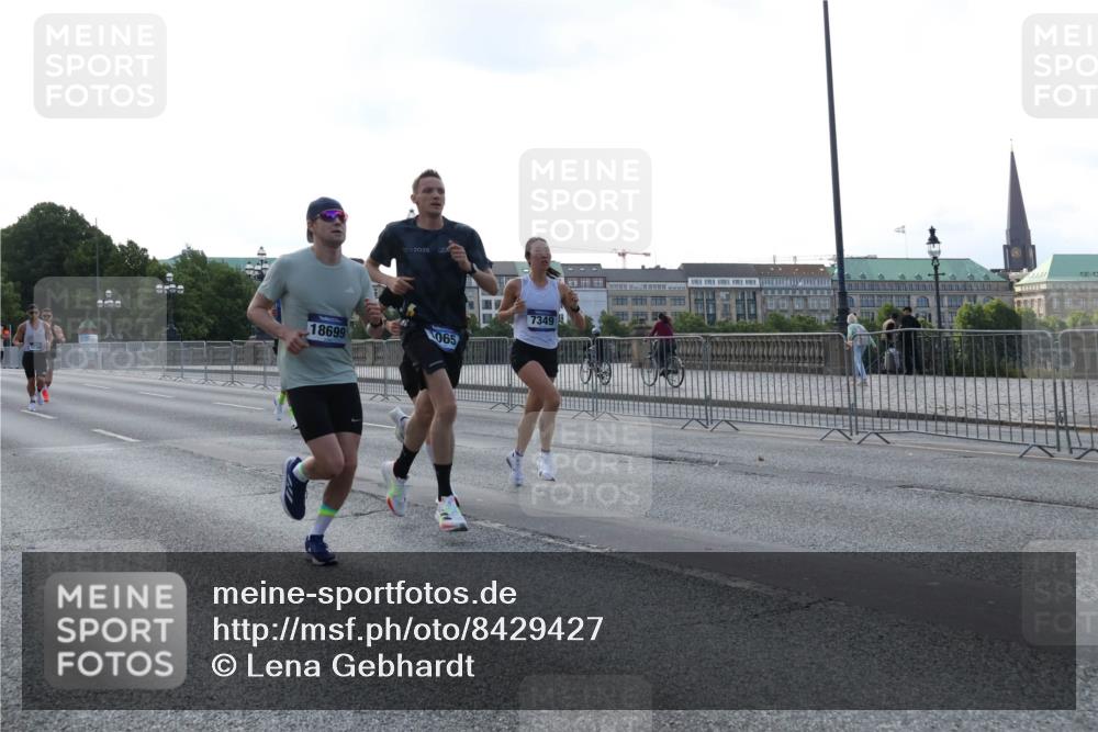 29.06.2025 - hella hamburg halbmarathon Lena Gebhardt http://msf.ph/oto/8429427 29.06.2025 09:44:31 Lombardsbrücke 2025, 18699, 065, 7349, 1065, 1122, 1953, 2021, 2879, 3075, 3845, 3968, 4678, 5308, 5344, 7231, 7349, 7793, 8975, 9047, 9079, 10106, 10173, 10222, 10655, 10790, 11877, 12337, 12369, 13606, 13779, 14828, 15268, 15576, 15583, 15655, 15880, 16118, 17258, 17354, 18567, 18699, 19114 meine-sportfotos.de