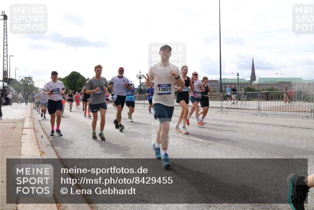 29.06.2025 - hella hamburg halbmarathon Lena Gebhardt http://msf.ph/oto/8429455 29.06.2025 10:19:44 Lombardsbrücke 18698, 123, 4170, 13821, 18417, 1110, 1115, 1145, 1154, 1332, 1534, 1708, 2017, 2357, 2405, 2441, 2589, 2795, 2812, 2895, 2918, 2993, 2995, 3446, 3678, 4108, 4110, 4170, 4539, 4562, 4570, 4722, 4979, 5035, 5123, 5178, 5251, 5397, 5449, 5849, 5878, 6444, 6542, 6796, 6797, 6872, 6874, 6939, 7137, 7143, 7248, 7249, 7808, 7836, 7917, 8146, 8427, 8537, 8575, 9252, 9856, 10039, 10124, 10129, 10349, 10540, 10594, 10622, 11036 meine-sportfotos.de