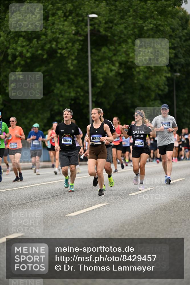 29.06.2025 - hella hamburg halbmarathon Dr. Thomas Lammeyer http://msf.ph/oto/8429457 29.06.2025 10:51:36 Kennedybrücke 1555, 1593, 1608, 1961, 2162, 2327, 2500, 2537, 2556, 2981, 3277, 3339, 3406, 3407, 3823, 4325, 4342, 5697, 5700, 5895, 6740, 6995, 7827, 7960, 8131, 8541, 8967, 9092, 9557, 9743, 10511, 10514, 10515, 10591, 11160, 11378 meine-sportfotos.de