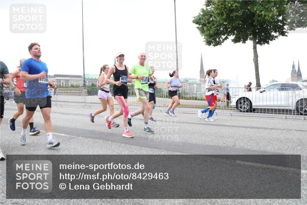 29.06.2025 - hella hamburg halbmarathon Lena Gebhardt http://msf.ph/oto/8429463 29.06.2025 10:54:03 Lombardsbrücke 9572, 17309, 1687, 11390, 1017, 1263, 1687, 1744, 1753, 1762, 1779, 1789, 1822, 2079, 2372, 2600, 2761, 2854, 3055, 3079, 3187, 3188, 3249, 3364, 3465, 3467, 3557, 4323, 4685, 4801, 4838, 5157, 5309, 5430, 5514, 5804, 5817, 5856, 5857, 5898, 5964, 6039, 6192, 6273, 6306, 6468, 6583, 6913, 6987, 6988, 6996, 7039, 7498, 7537, 7614, 7670, 7874, 7890, 7946, 8867, 8924, 9138, 9203, 9503, 9531, 9572, 9771, 10207, 11354, 11390, 11785 meine-sportfotos.de