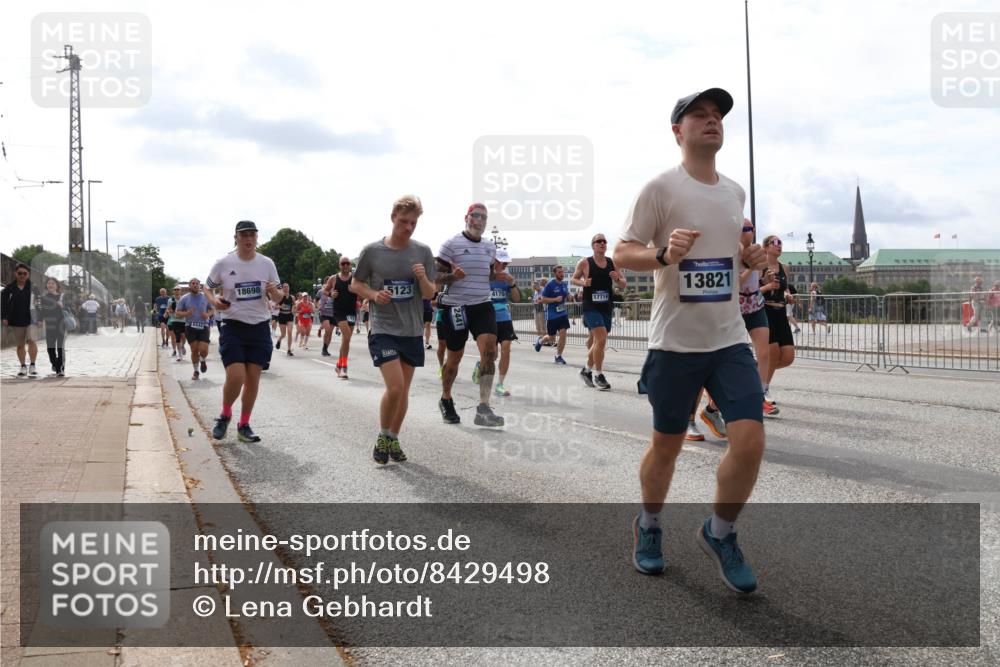 29.06.2025 - hella hamburg halbmarathon Lena Gebhardt http://msf.ph/oto/8429498 29.06.2025 10:19:44 Lombardsbrücke 18698, 5123, 2441, 4170, 17714, 13821, 1110, 1115, 1145, 1154, 1332, 1534, 1708, 2017, 2357, 2405, 2441, 2589, 2795, 2812, 2895, 2918, 2993, 2995, 3446, 3678, 4108, 4110, 4170, 4539, 4562, 4570, 4722, 4979, 5035, 5123, 5178, 5251, 5397, 5449, 5849, 5878, 6444, 6542, 6796, 6797, 6872, 6874, 6939, 7137, 7143, 7248, 7249, 7808, 7836, 7917, 8146, 8427, 8537, 8575, 9252, 9856, 10039, 10124, 10129, 10349, 10540, 10594, 10622, 11036 meine-sportfotos.de