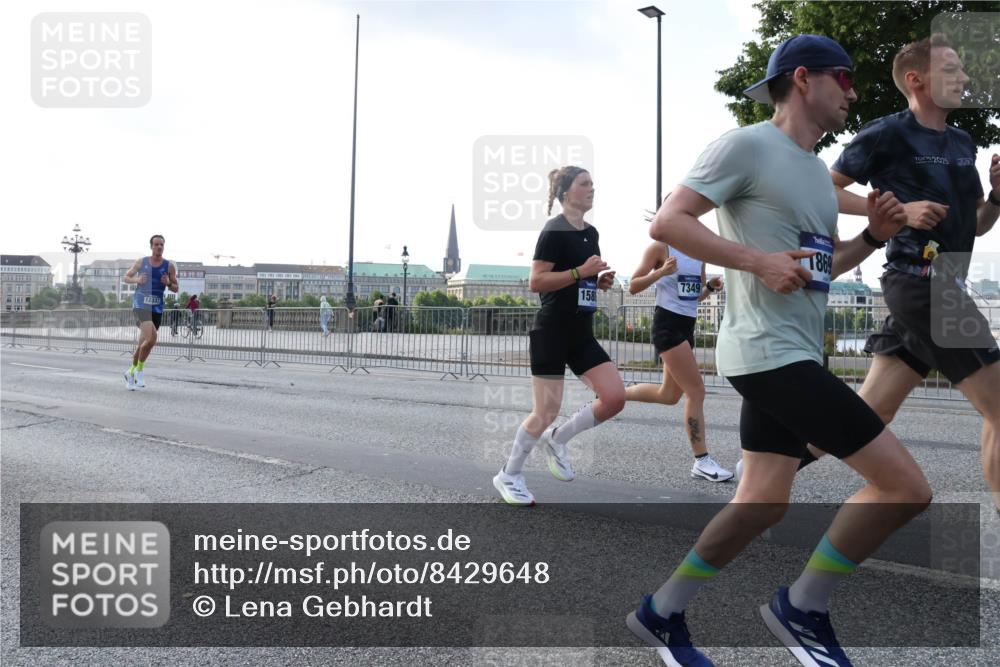29.06.2025 - hella hamburg halbmarathon Lena Gebhardt http://msf.ph/oto/8429648 29.06.2025 09:44:33 Lombardsbrücke 158, 12337, 7349, 1869, 2025, 1065, 1122, 2021, 2879, 3075, 3845, 3968, 4678, 5308, 5344, 7231, 7349, 7793, 8473, 8731, 8975, 9047, 9079, 10106, 10173, 10222, 10655, 10790, 11877, 12337, 12369, 13606, 13779, 14828, 15268, 15576, 15583, 15655, 15880, 16118, 16736, 17258, 17354, 18567, 18699, 19114 meine-sportfotos.de