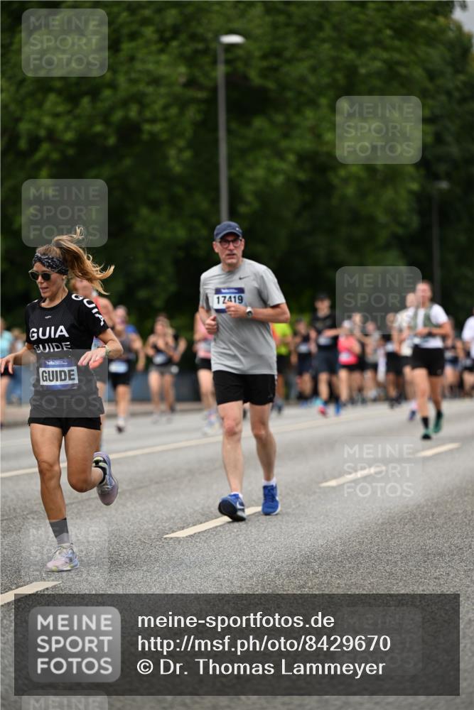 29.06.2025 - hella hamburg halbmarathon Dr. Thomas Lammeyer http://msf.ph/oto/8429670 29.06.2025 10:51:40 Kennedybrücke 1555, 1593, 2162, 2211, 2500, 2537, 2556, 2981, 3277, 3339, 3406, 3407, 3823, 4325, 4342, 5700, 5895, 6740, 6995, 7827, 7960, 8131, 8541, 9092, 9557, 9743, 9758, 10511, 10591, 11378 meine-sportfotos.de