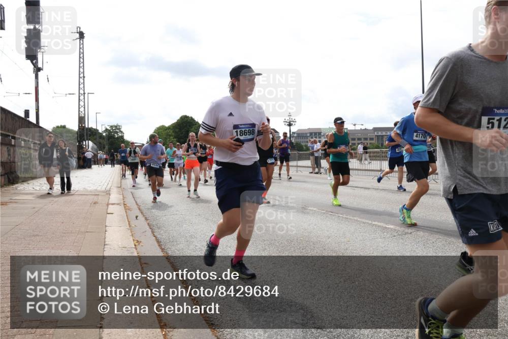 29.06.2025 - hella hamburg halbmarathon Lena Gebhardt http://msf.ph/oto/8429684 29.06.2025 10:19:46 Lombardsbrücke 16444, 3678, 18698, 1751, 4170, 512, 1110, 1115, 1145, 1154, 1332, 1534, 1708, 2017, 2064, 2357, 2405, 2441, 2589, 2795, 2812, 2895, 2918, 2993, 2995, 3278, 3446, 3678, 4108, 4110, 4170, 4539, 4562, 4570, 4722, 4979, 5035, 5123, 5251, 5397, 5449, 5849, 5878, 6444, 6796, 6797, 6872, 6874, 6939, 7137, 7143, 7248, 7249, 7519, 7808, 7836, 7917, 8146, 8387, 8427, 8537, 8575, 9856, 10039, 10349, 10540, 10594, 10622, 11028, 11036 meine-sportfotos.de