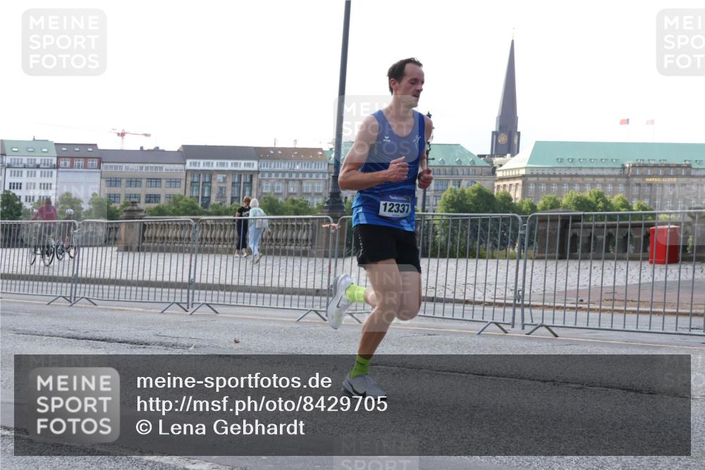 29.06.2025 - hella hamburg halbmarathon Lena Gebhardt http://msf.ph/oto/8429705 29.06.2025 09:44:34 Lombardsbrücke 100, 12337, 1065, 1122, 2021, 2879, 3075, 3845, 3968, 4678, 5344, 7231, 7349, 7793, 8473, 8731, 8975, 9047, 9079, 10106, 10173, 10655, 10790, 11877, 12337, 12369, 13606, 13779, 14828, 15268, 15576, 15583, 15655, 15880, 16118, 16736, 17258, 17354, 18567, 18699, 19114 meine-sportfotos.de