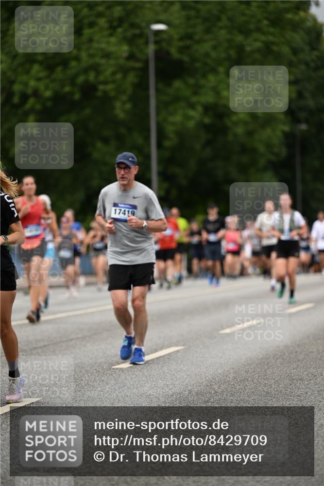 29.06.2025 - hella hamburg halbmarathon Dr. Thomas Lammeyer http://msf.ph/oto/8429709 29.06.2025 10:51:41 Kennedybrücke 1555, 1593, 2162, 2211, 2500, 2537, 2556, 2981, 3277, 3339, 3406, 3407, 3823, 4325, 4342, 5700, 5895, 6995, 7827, 7960, 8131, 8541, 9092, 9557, 9743, 9758, 10511, 10591, 11378 meine-sportfotos.de