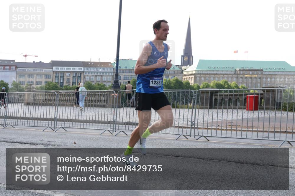 29.06.2025 - hella hamburg halbmarathon Lena Gebhardt http://msf.ph/oto/8429735 29.06.2025 09:44:34 Lombardsbrücke 12331, 1065, 1122, 2021, 2879, 3075, 3845, 3968, 4678, 5344, 7231, 7349, 7793, 8473, 8731, 8975, 9047, 9079, 10106, 10173, 10655, 10790, 11877, 12337, 12369, 13606, 13779, 14828, 15268, 15576, 15583, 15655, 15880, 16118, 16736, 17258, 17354, 18567, 18699, 19114 meine-sportfotos.de