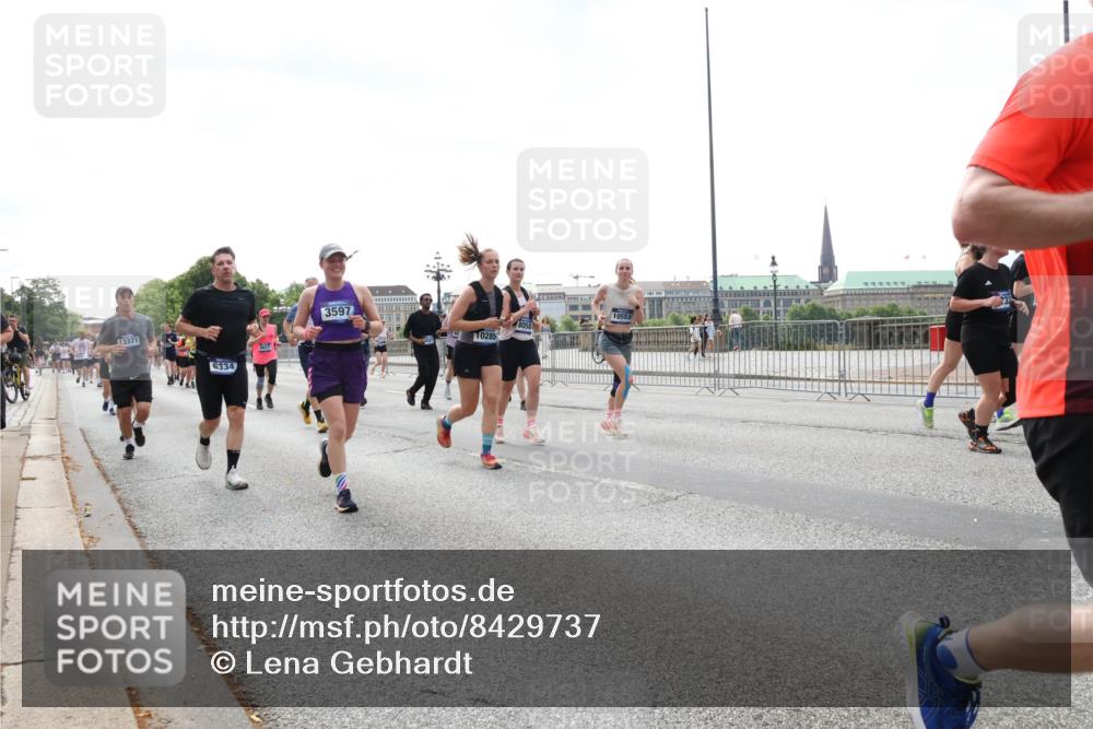 29.06.2025 - hella hamburg halbmarathon Lena Gebhardt http://msf.ph/oto/8429737 29.06.2025 10:43:57 Lombardsbrücke 13371, 6334, 3597, 10285, 8058, 10553, 1023, 1026, 1095, 1306, 1310, 1400, 1459, 1802, 1804, 2073, 2186, 2692, 2733, 3065, 3288, 3390, 3596, 3597, 4627, 4636, 4866, 4898, 5001, 5127, 5192, 5201, 5214, 5293, 5370, 5730, 5731, 5890, 5902, 5905, 6036, 6096, 6226, 6334, 6895, 6931, 6971, 6973, 7197, 7205, 7206, 7326, 7489, 7504, 7610, 7818, 8000, 8058, 8233, 8504, 8591, 8763, 8870, 8957, 9073, 9704, 9831, 9879, 10083, 10097, 10200, 10202, 11955 meine-sportfotos.de