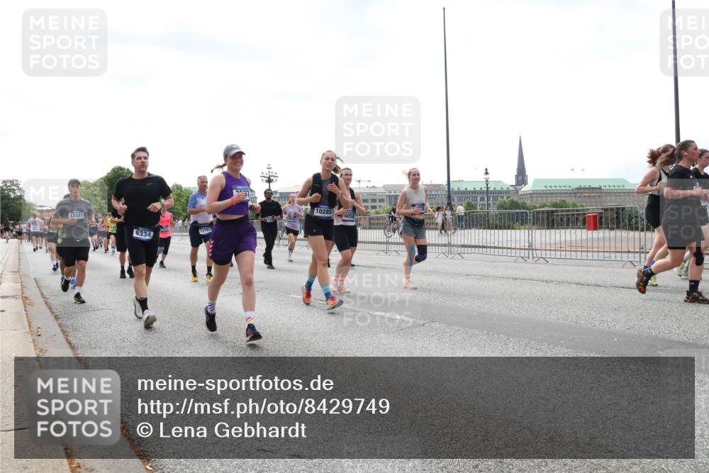 29.06.2025 - hella hamburg halbmarathon Lena Gebhardt http://msf.ph/oto/8429749 29.06.2025 10:43:58 Lombardsbrücke 13371, 6334, 10285, 8058, 12792, 1023, 1026, 1095, 1306, 1310, 1400, 1459, 1802, 1804, 2073, 2186, 2692, 2733, 3065, 3288, 3390, 3596, 3597, 4627, 4636, 4866, 4898, 5001, 5127, 5192, 5201, 5214, 5293, 5370, 5730, 5731, 5890, 5902, 5905, 6036, 6096, 6226, 6334, 6895, 6931, 6971, 6973, 7197, 7205, 7206, 7326, 7489, 7504, 7610, 7818, 8000, 8058, 8233, 8504, 8591, 8763, 8870, 8957, 9073, 9704, 9831, 9879, 10083, 10097, 10200, 10202, 11955 meine-sportfotos.de