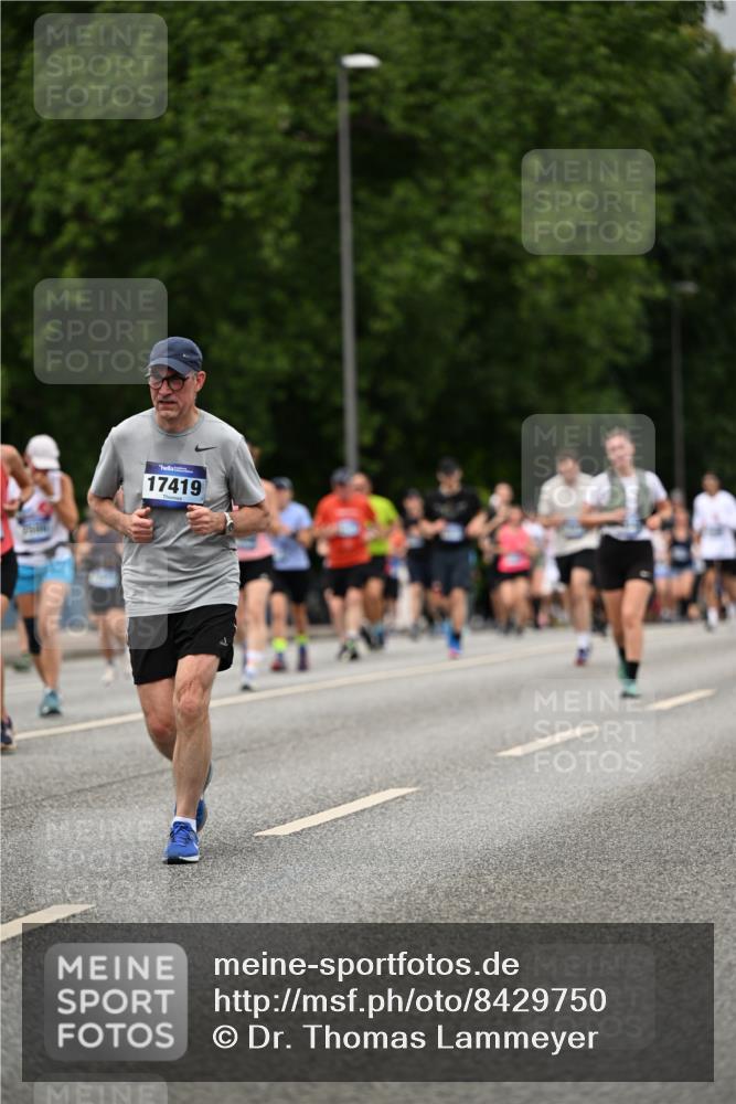 29.06.2025 - hella hamburg halbmarathon Dr. Thomas Lammeyer http://msf.ph/oto/8429750 29.06.2025 10:51:42 Kennedybrücke 1555, 1593, 2162, 2211, 2500, 2537, 2556, 2981, 3277, 3339, 3823, 4325, 4342, 5700, 5895, 6995, 7827, 7960, 8131, 8541, 9092, 9557, 9743, 9758, 10511, 11276, 11378 meine-sportfotos.de