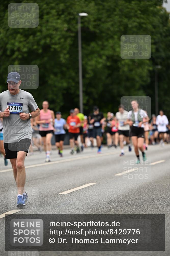 29.06.2025 - hella hamburg halbmarathon Dr. Thomas Lammeyer http://msf.ph/oto/8429776 29.06.2025 10:51:42 Kennedybrücke 1555, 1593, 2162, 2211, 2500, 2537, 2556, 2981, 3277, 3339, 3823, 4325, 4342, 5700, 5895, 6995, 7827, 7960, 8131, 8541, 9092, 9557, 9743, 9758, 10511, 11276, 11378 meine-sportfotos.de