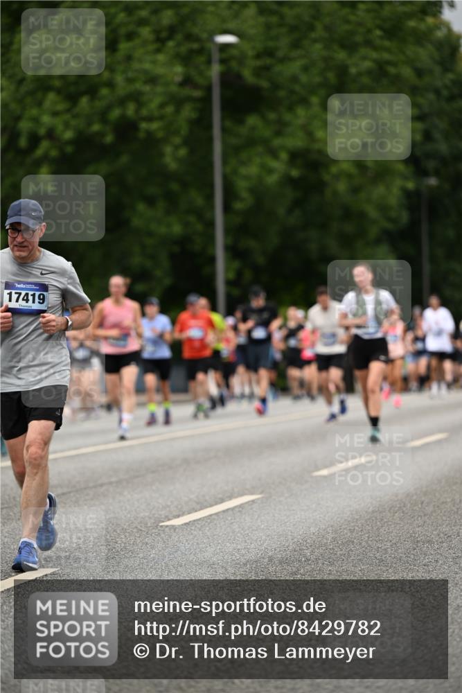 29.06.2025 - hella hamburg halbmarathon Dr. Thomas Lammeyer http://msf.ph/oto/8429782 29.06.2025 10:51:42 Kennedybrücke 1555, 1593, 2162, 2211, 2500, 2537, 2556, 2981, 3277, 3339, 3823, 4325, 4342, 5700, 5895, 6995, 7827, 7960, 8131, 8541, 9092, 9557, 9743, 9758, 10511, 11276, 11378 meine-sportfotos.de