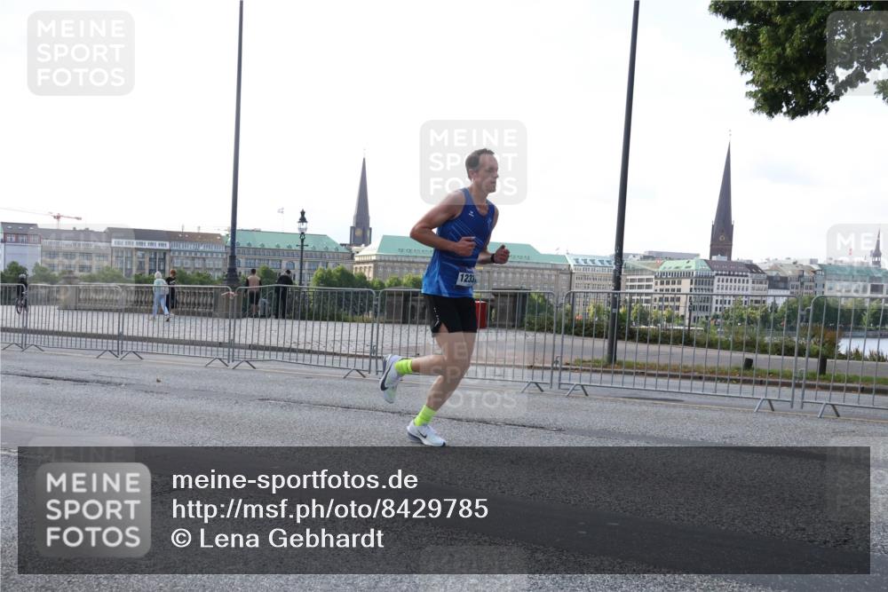 29.06.2025 - hella hamburg halbmarathon Lena Gebhardt http://msf.ph/oto/8429785 29.06.2025 09:44:34 Lombardsbrücke 1233, 1065, 1122, 2021, 2879, 3075, 3845, 3968, 4678, 5344, 7231, 7349, 7793, 8473, 8731, 8975, 9047, 9079, 10106, 10173, 10655, 10790, 11877, 12337, 12369, 13606, 13779, 14828, 15268, 15576, 15583, 15655, 15880, 16118, 16736, 17258, 17354, 18567, 18699, 19114 meine-sportfotos.de