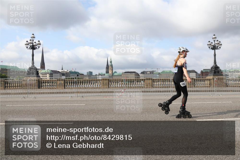 29.06.2025 - hella hamburg halbmarathon Lena Gebhardt http://msf.ph/oto/8429815 29.06.2025 08:59:44 Lombardsbrücke 502 meine-sportfotos.de