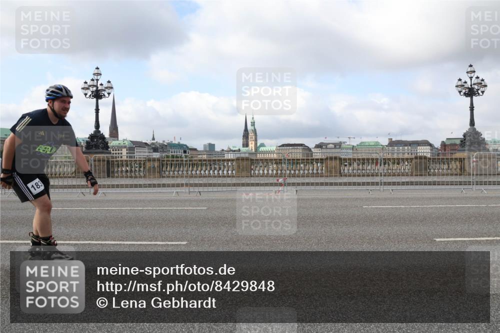 29.06.2025 - hella hamburg halbmarathon Lena Gebhardt http://msf.ph/oto/8429848 29.06.2025 08:59:57 Lombardsbrücke 183 meine-sportfotos.de