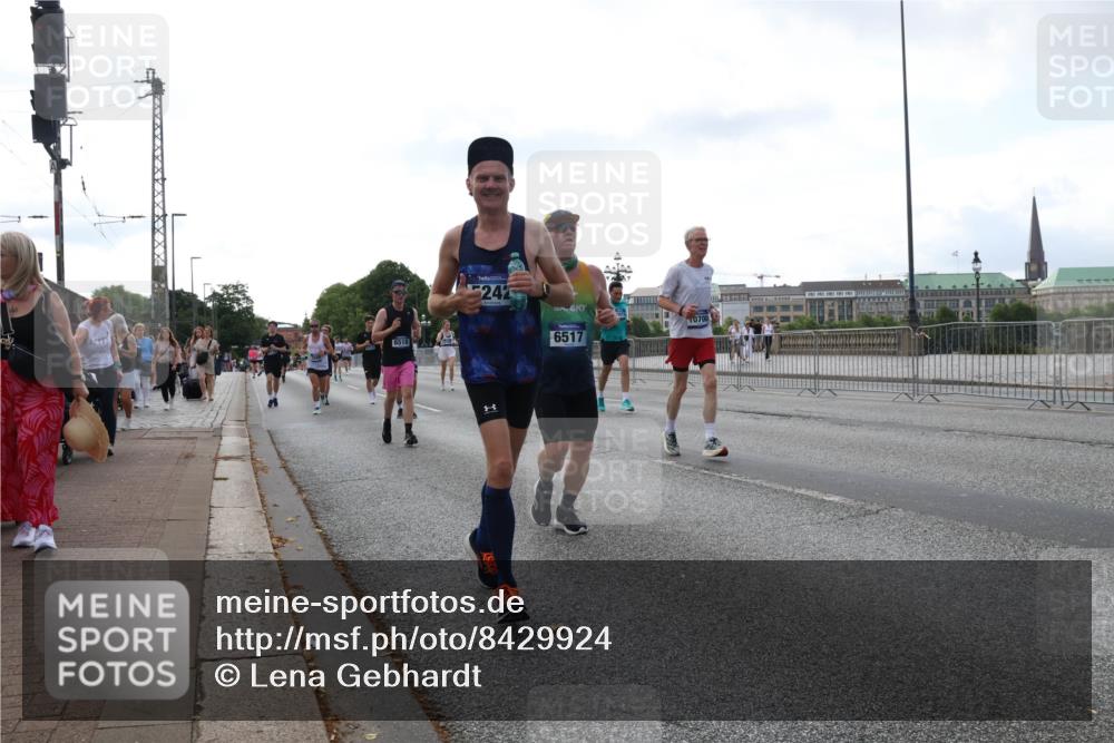 29.06.2025 - hella hamburg halbmarathon Lena Gebhardt http://msf.ph/oto/8429924 29.06.2025 10:07:25 Lombardsbrücke 6518, 242, 6517, 0700, 1173, 1893, 2032, 2136, 2190, 3922, 4262, 4502, 4550, 5242, 5899, 6196, 6517, 6518, 6707, 6713, 6715, 6833, 7019, 7503, 8744, 9338, 9967, 10212, 10283, 10700, 11758, 12378, 12550, 15051, 15673, 16241, 17062, 17895, 18218, 18316, 18721, 19134 meine-sportfotos.de