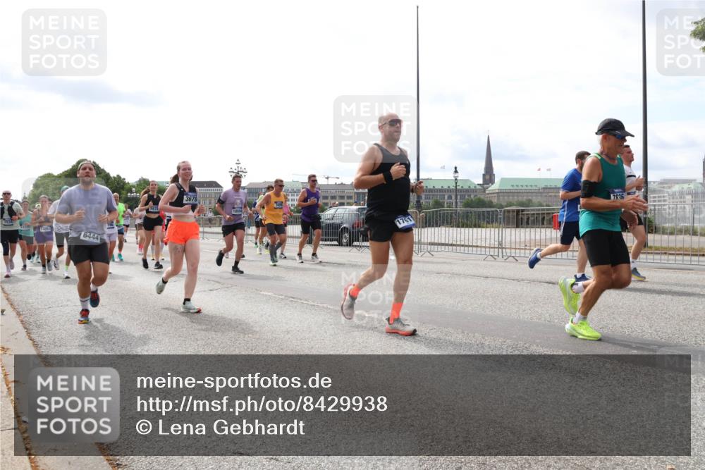29.06.2025 - hella hamburg halbmarathon Lena Gebhardt http://msf.ph/oto/8429938 29.06.2025 10:19:47 Lombardsbrücke 1534, 6444, 5878, 3678, 10594, 2405, 1761, 7836, 1110, 1115, 1145, 1154, 1332, 1534, 1708, 2017, 2064, 2357, 2405, 2441, 2589, 2795, 2812, 2895, 2918, 2993, 2995, 3278, 3446, 3678, 4108, 4110, 4170, 4539, 4562, 4570, 4722, 4979, 5035, 5123, 5251, 5397, 5449, 5849, 5878, 6444, 6796, 6797, 6872, 6874, 6939, 7137, 7143, 7248, 7249, 7519, 7808, 7836, 7917, 8146, 8387, 8427, 8537, 8575, 8738, 9856, 10039, 10349, 10540, 10594, 10622, 10701, 11028, 11036 meine-sportfotos.de