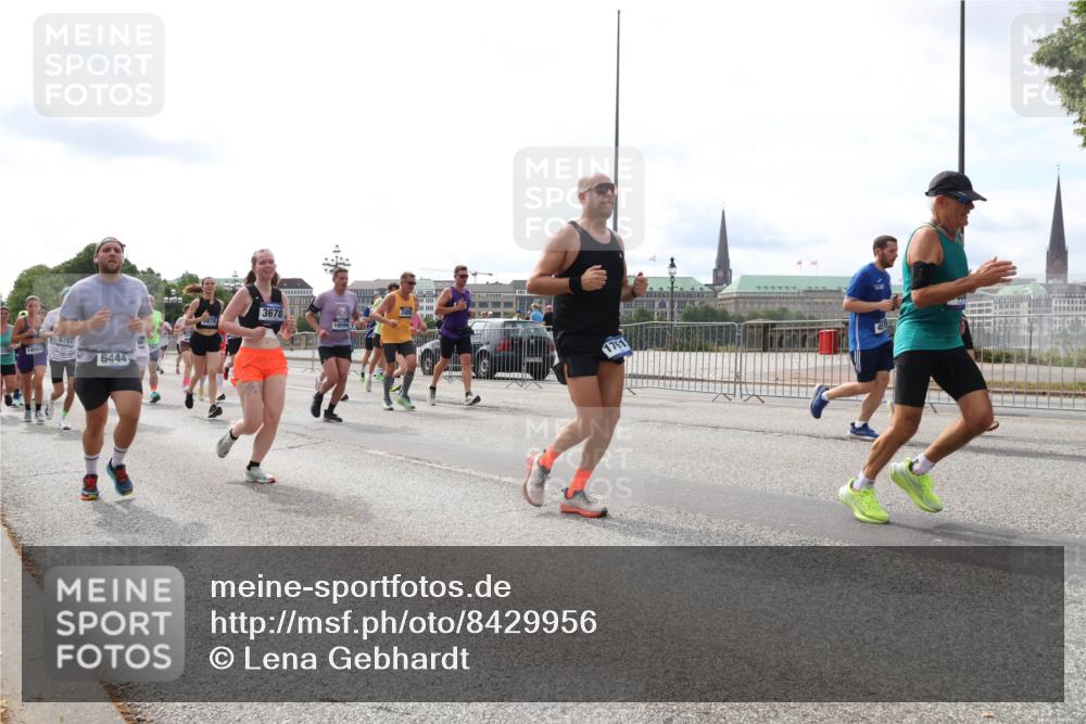 29.06.2025 - hella hamburg halbmarathon Lena Gebhardt http://msf.ph/oto/8429956 29.06.2025 10:19:47 Lombardsbrücke 6797, 14054, 6444, 878, 3678, 1761, 1110, 1115, 1145, 1154, 1332, 1534, 1708, 2017, 2064, 2357, 2405, 2441, 2589, 2795, 2812, 2895, 2918, 2993, 2995, 3278, 3446, 3678, 4108, 4110, 4170, 4539, 4562, 4570, 4722, 4979, 5035, 5123, 5251, 5397, 5449, 5849, 5878, 6444, 6796, 6797, 6872, 6874, 6939, 7137, 7143, 7248, 7249, 7519, 7808, 7836, 7917, 8146, 8387, 8427, 8537, 8575, 8738, 9856, 10039, 10349, 10540, 10594, 10622, 10701, 11028, 11036 meine-sportfotos.de
