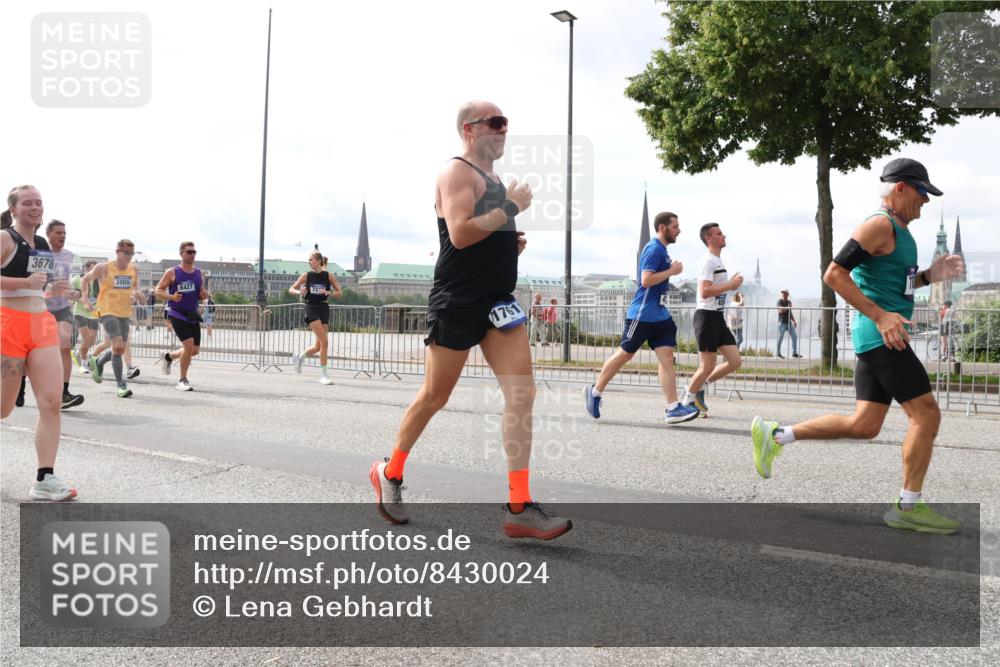 29.06.2025 - hella hamburg halbmarathon Lena Gebhardt http://msf.ph/oto/8430024 29.06.2025 10:19:48 Lombardsbrücke 3678, 2405, 8427, 72, 1761, 1110, 1115, 1145, 1154, 1332, 1534, 1708, 2017, 2064, 2357, 2405, 2441, 2589, 2795, 2812, 2895, 2918, 2993, 2995, 3278, 3446, 3678, 4108, 4110, 4170, 4539, 4562, 4570, 4722, 4979, 5035, 5123, 5251, 5397, 5449, 5849, 5878, 6444, 6796, 6797, 6872, 6874, 6939, 7137, 7143, 7248, 7249, 7519, 7808, 7836, 7917, 8146, 8387, 8427, 8537, 8575, 8738, 9856, 10349, 10540, 10594, 10622, 10701, 11028, 11036 meine-sportfotos.de